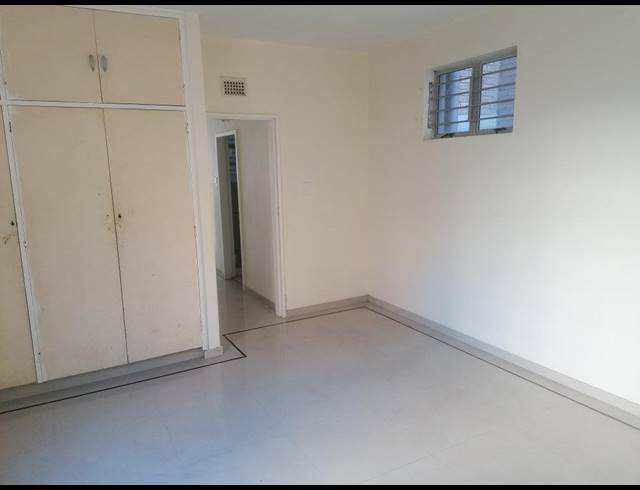 325M² BUILDING FOR SALE IN DURBAN CENTRAL
